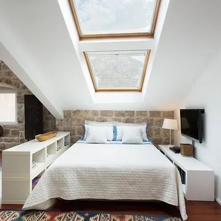 Bright And Modern Loft Near The Walls Appartamento *