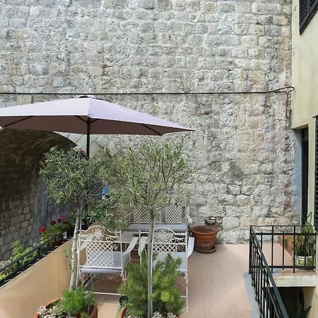 Bright And Modern Loft Near The Walls Appartamento *